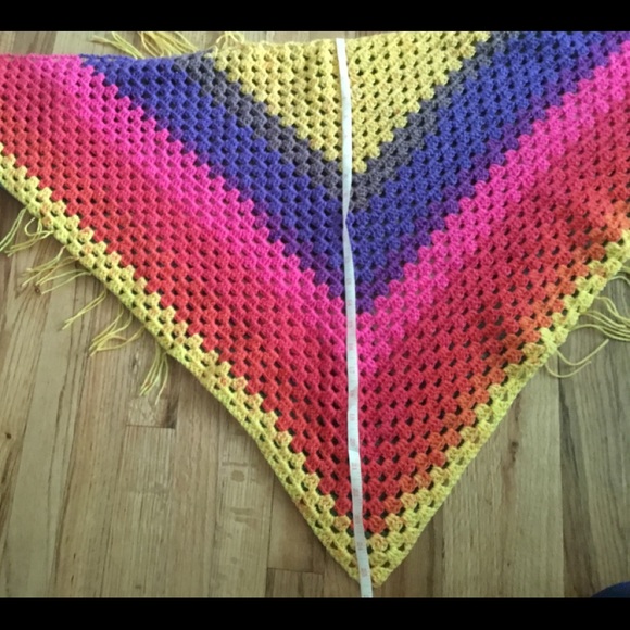 Handmade crocheted top - Picture 4 of 6